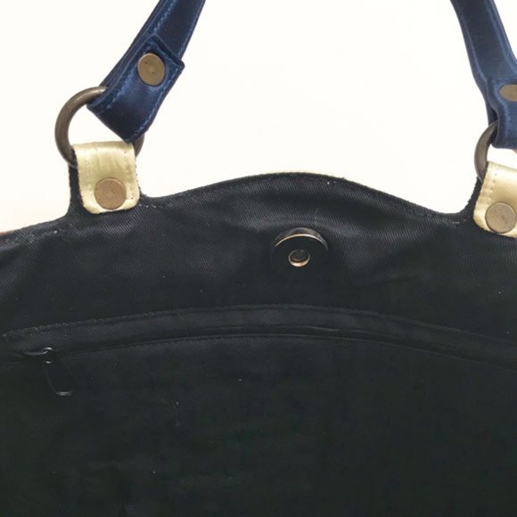 NWT Handcrafted Embroidered Silk Handbag By Perfume River - Picture 9 of 12